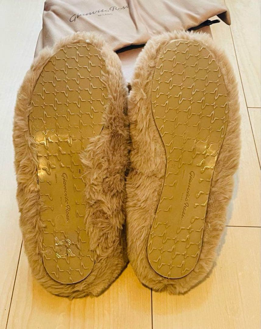 Gianvito Rossi ジャンヴィトロッシ ファーフラットシューズ