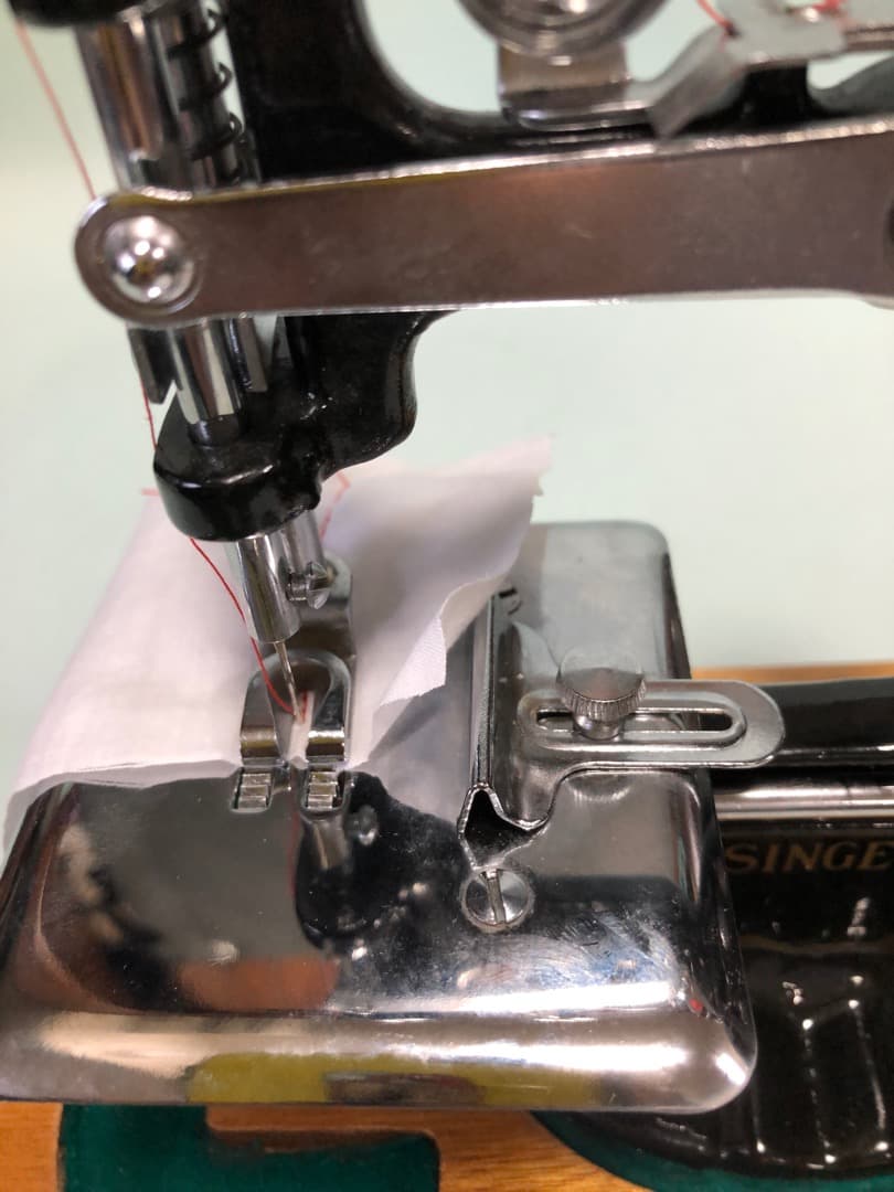 シンガー小型手回ミシン　アンティークミシン　 ヴィンテージ　美品