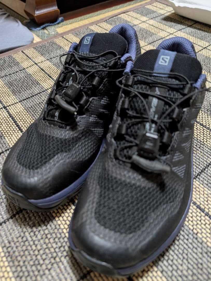 Salomon ランニングシューズ ブラック／ネイビー 23センチ