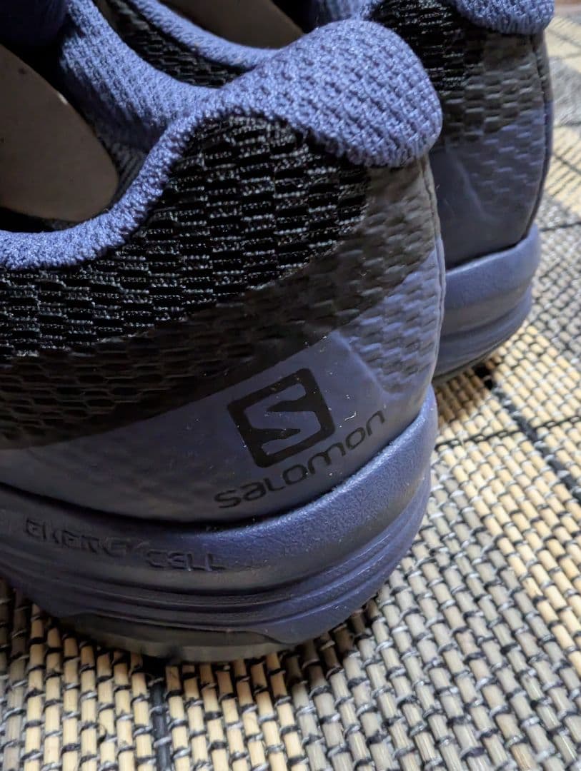 Salomon ランニングシューズ ブラック／ネイビー 23センチ