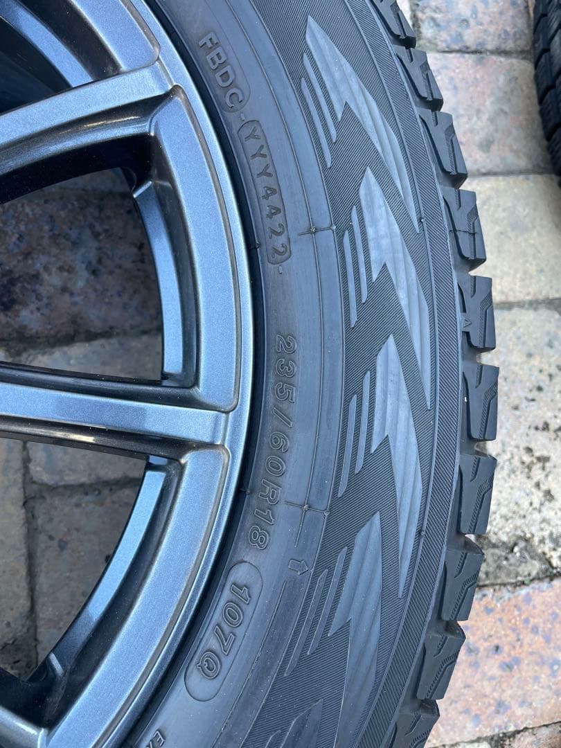 アウトランダーphev タイヤホイールセット　スノータイヤ　235/60R18