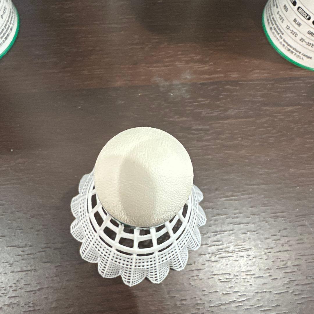 新品未使用YONEX MAVIS 2000 バドミントンシャトル 60個入り