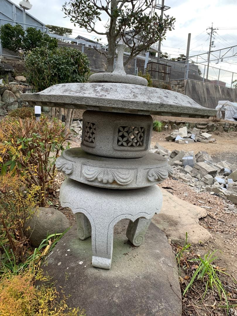 石の灯籠