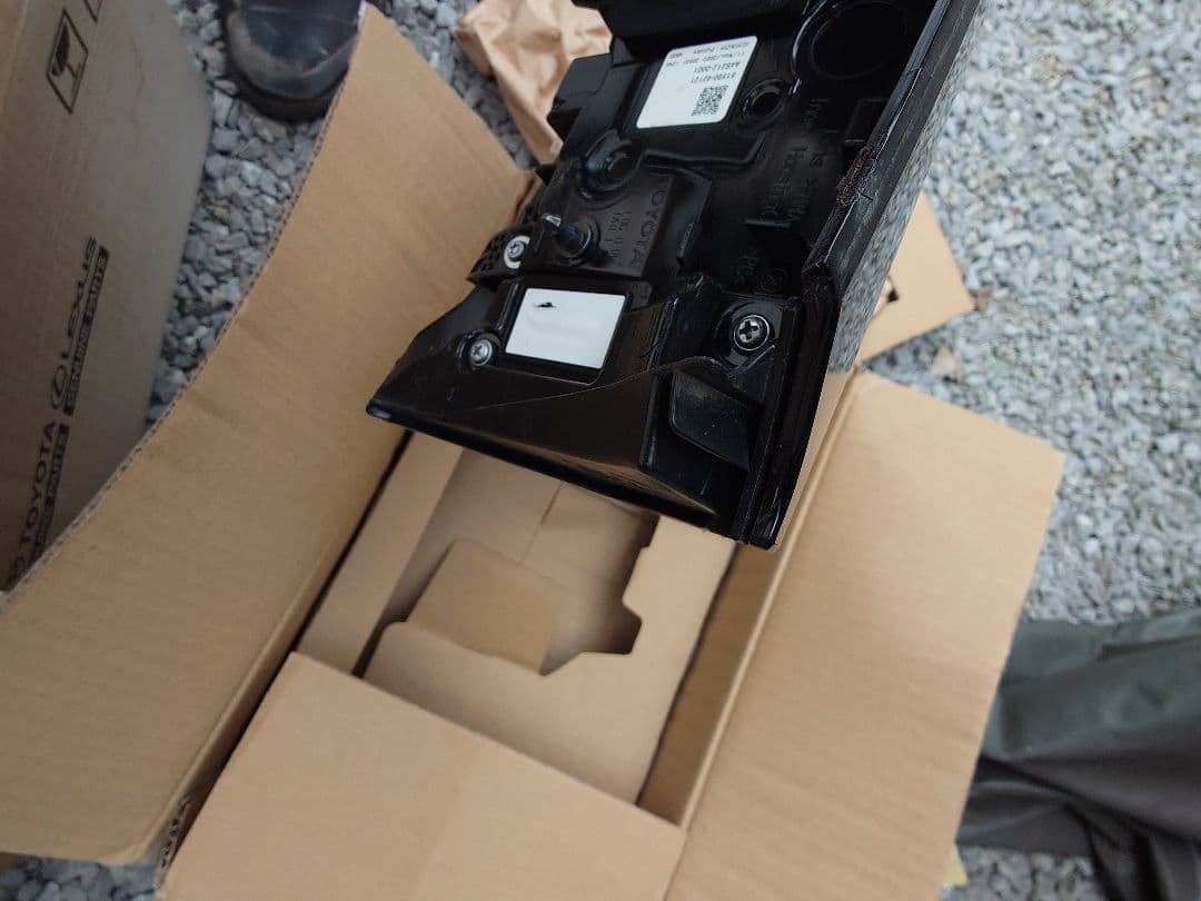 トヨタ純正　ラブ4　ラヴ4　RAV4　左側テールレンズセット　おまけ付き！