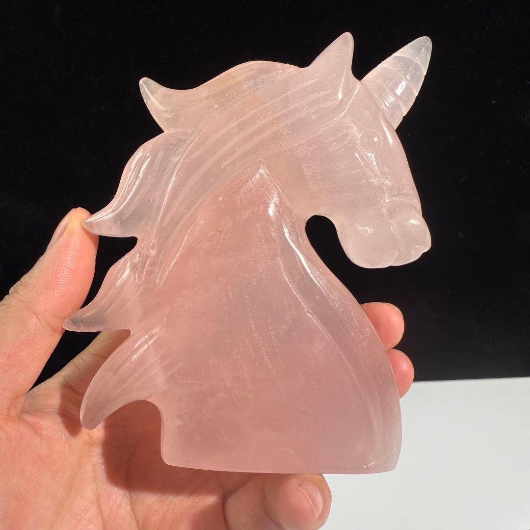 天然石ローズクォーツのユニコーン　置物　彫物NO.073102