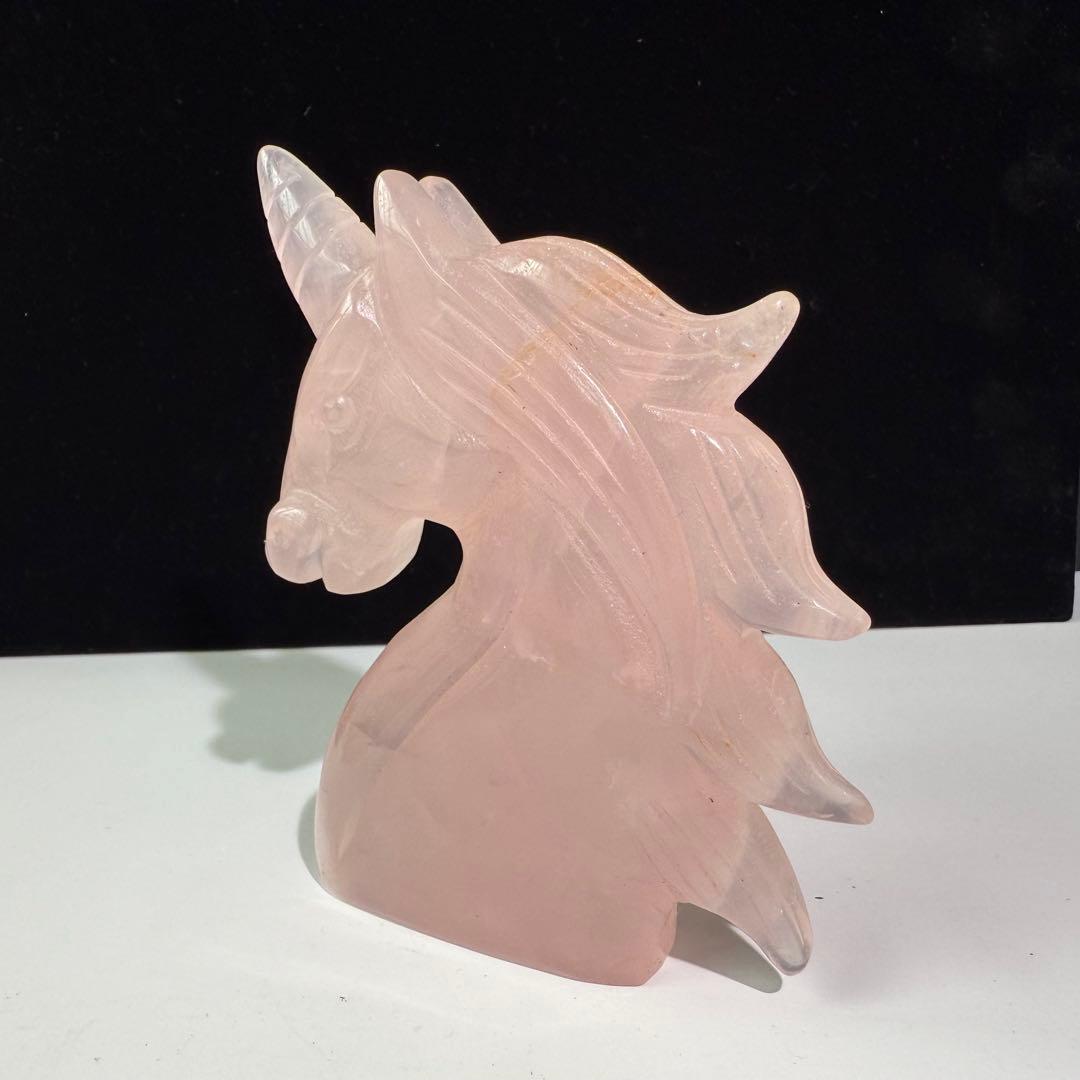天然石ローズクォーツのユニコーン　置物　彫物NO.073102