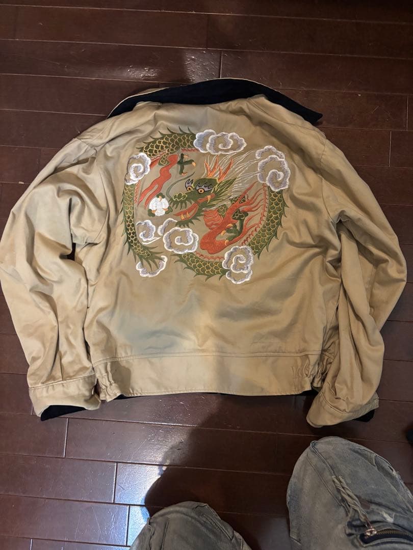 スカジャン 赤い虎と獅子刺繍　襟付き