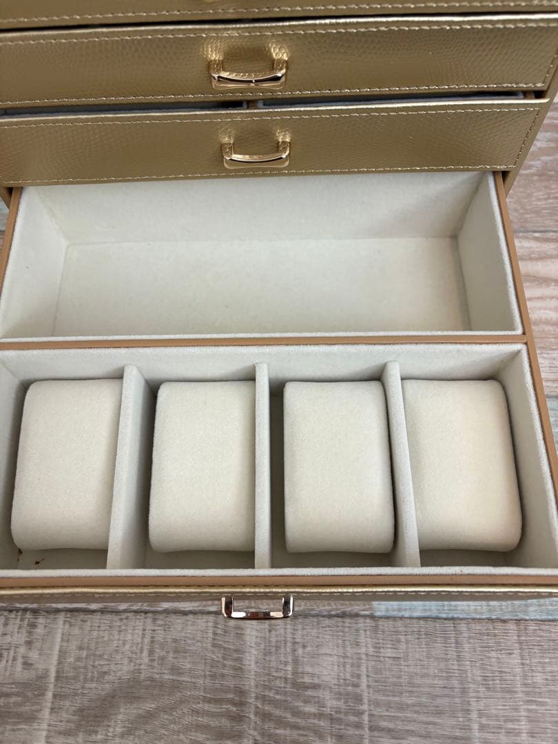 美品　ジュエリーボックス　10段　ゴールド　金アクセサリー　指輪　時計　腕時計