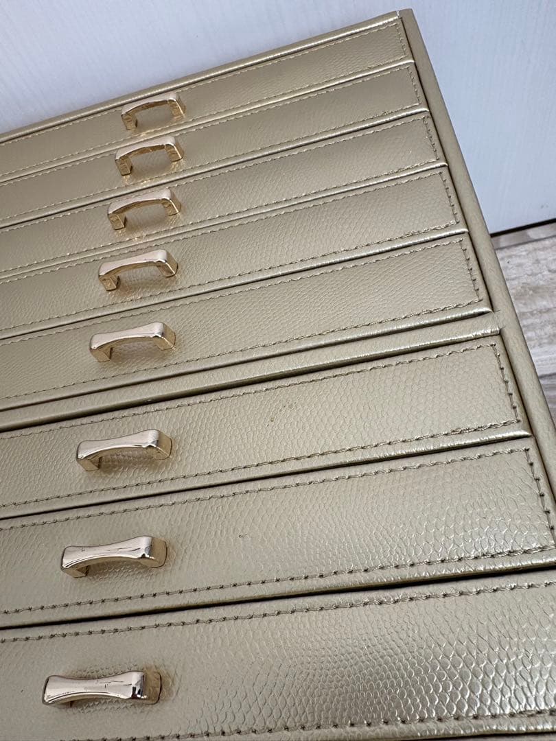 美品　ジュエリーボックス　10段　ゴールド　金アクセサリー　指輪　時計　腕時計