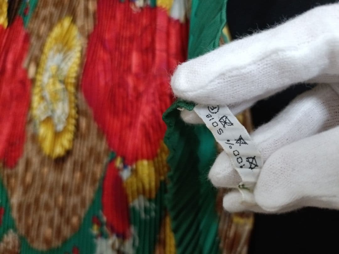 ★未使用級美品★エルメス　プリーツスカーフ　カレ　マルチカラー　シルク