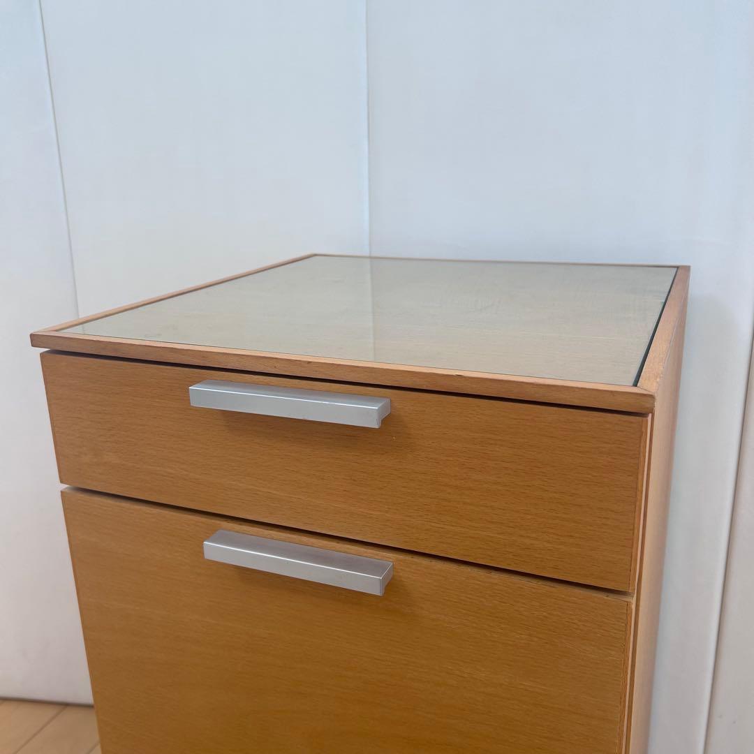 ガラス天板木製キャビネット　3段チェスト　ミッドセンチュリー　モダンサイドボード