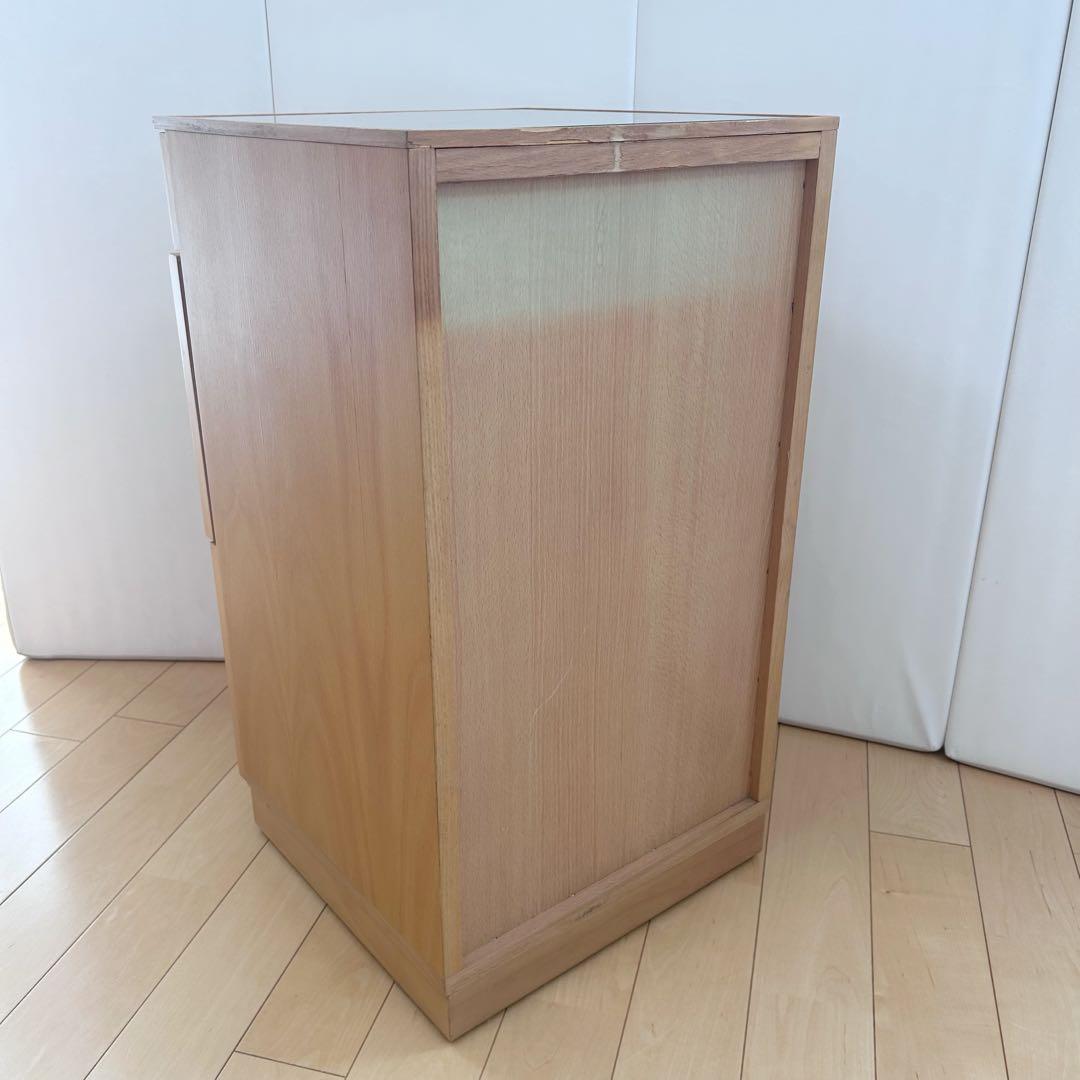 ガラス天板木製キャビネット　3段チェスト　ミッドセンチュリー　モダンサイドボード