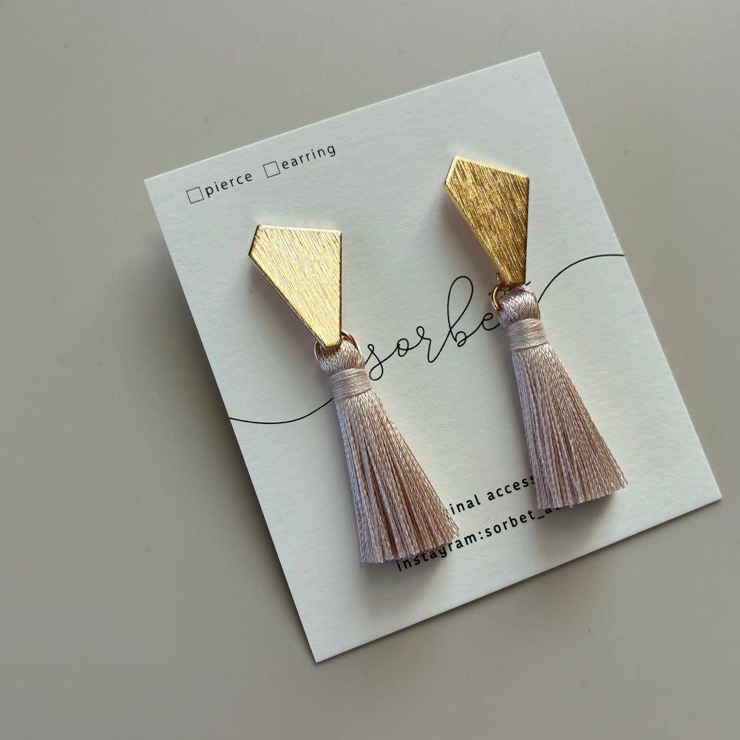 ニュアンスタッセルピアス4種