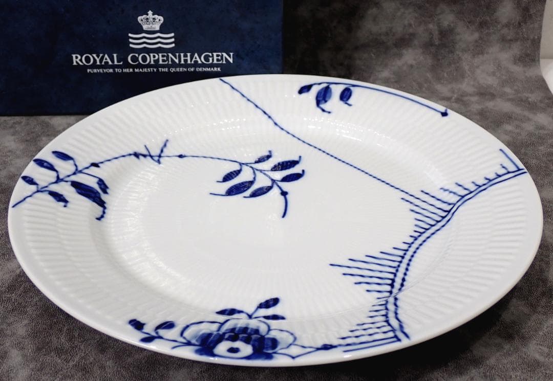 新品 ロイヤル コペンハーゲン ブルーフルーテッド メガ プレート 627 花柄
