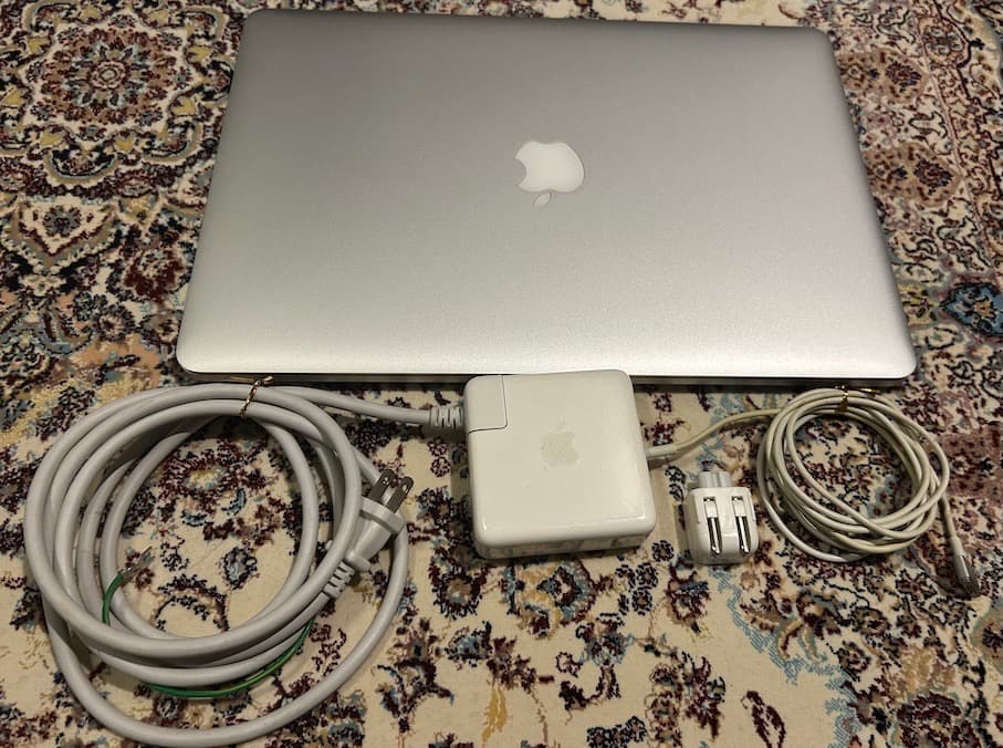 MacBook Pro (macOS Monterey) 動作品、難あり