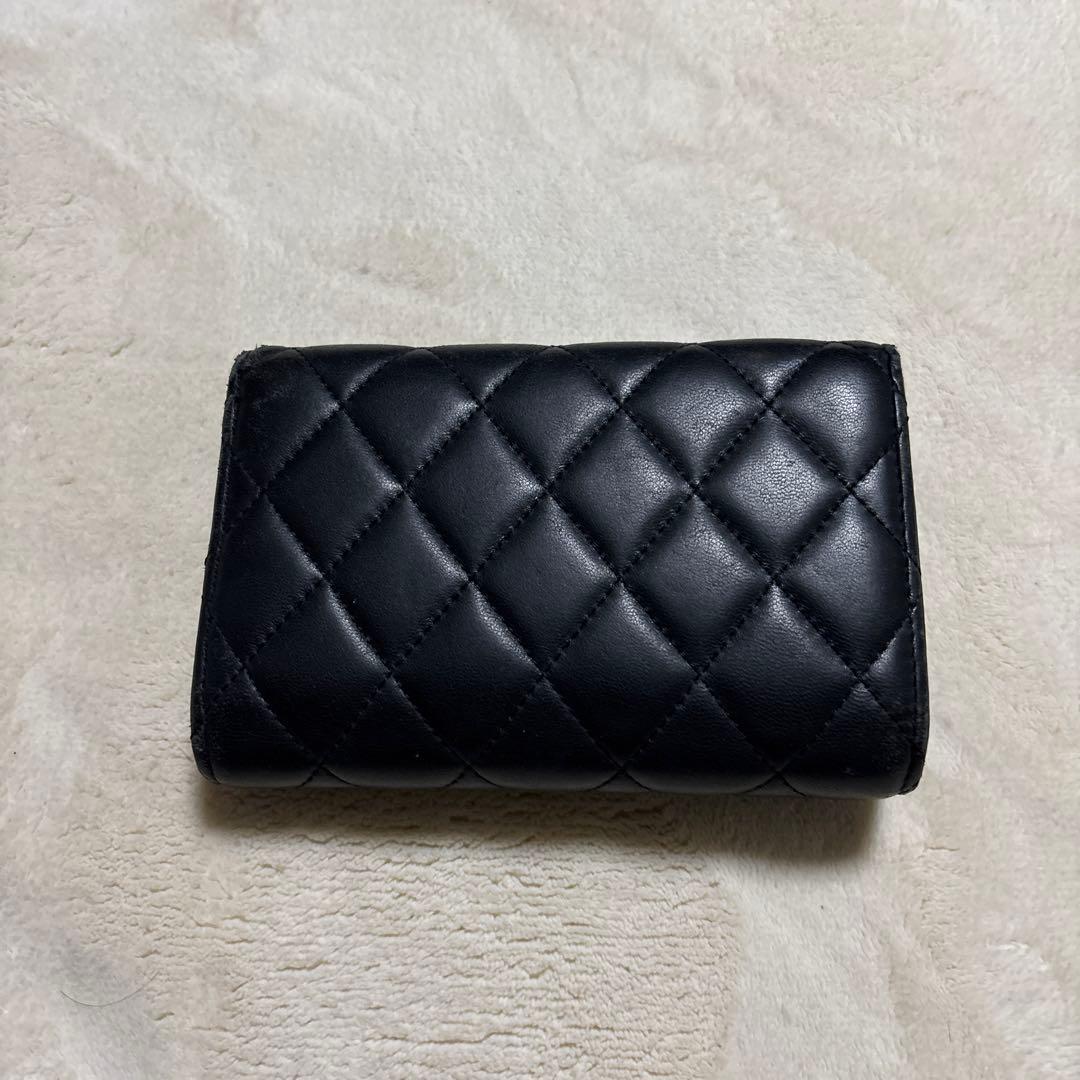 **CHANEL 三つ折り財布 ブラック キルティング**