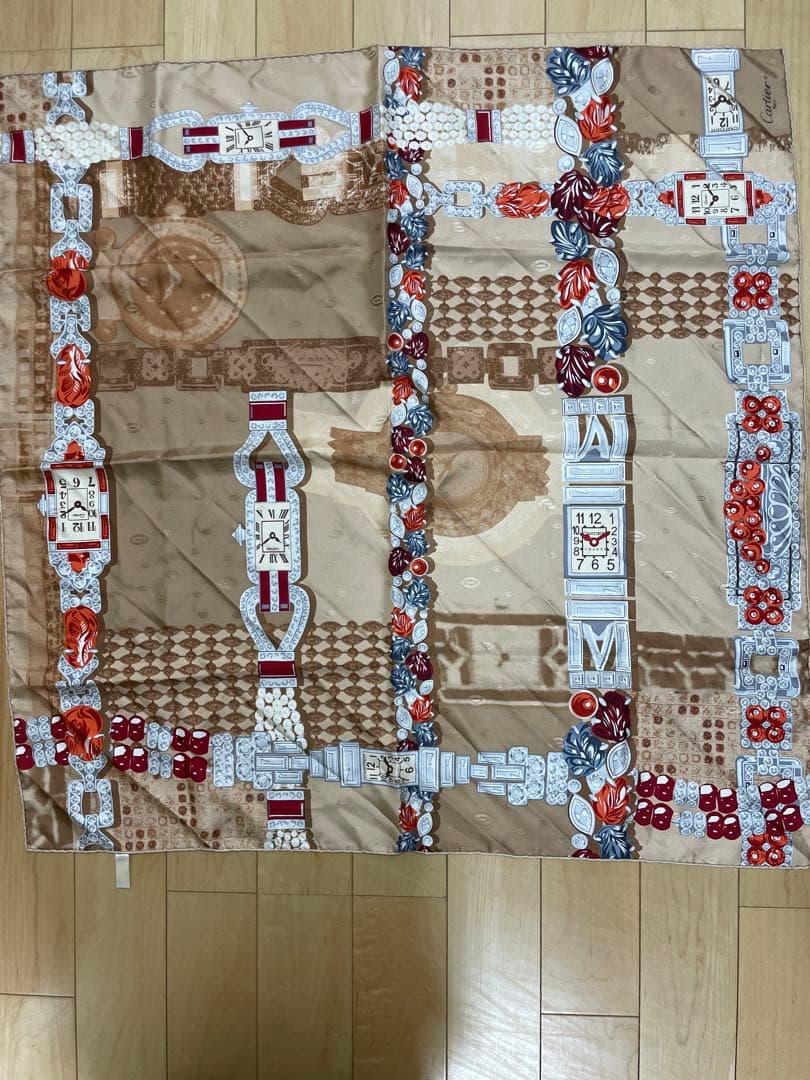 Cartier シルクスカーフ 時計デザイン ベージュ