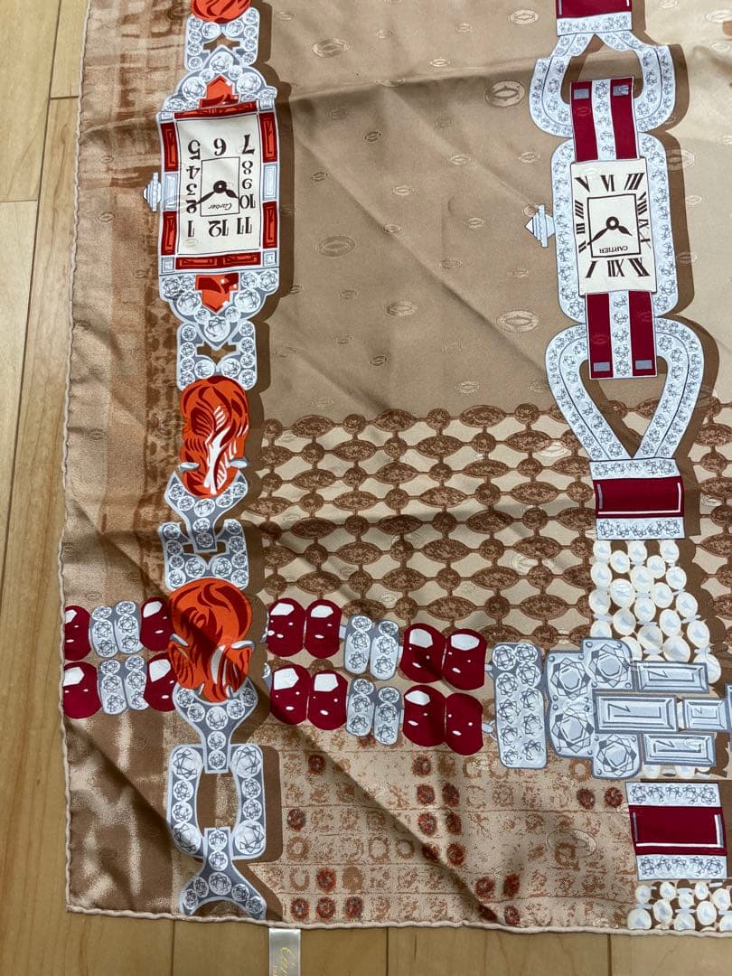 Cartier シルクスカーフ 時計デザイン ベージュ