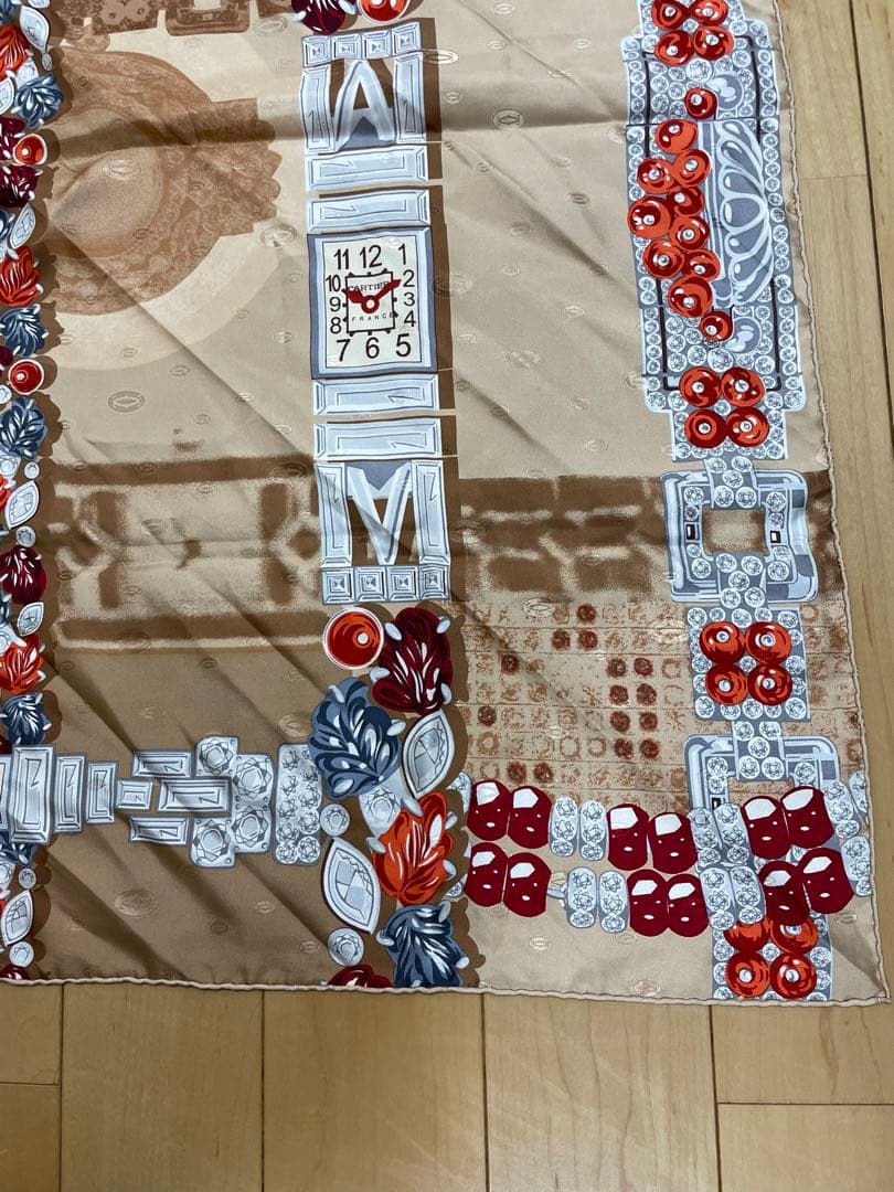 Cartier シルクスカーフ 時計デザイン ベージュ