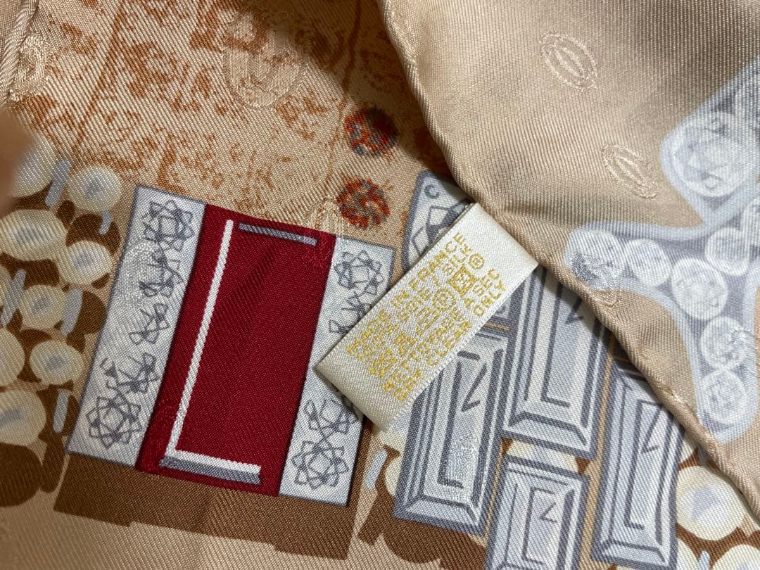 Cartier シルクスカーフ 時計デザイン ベージュ