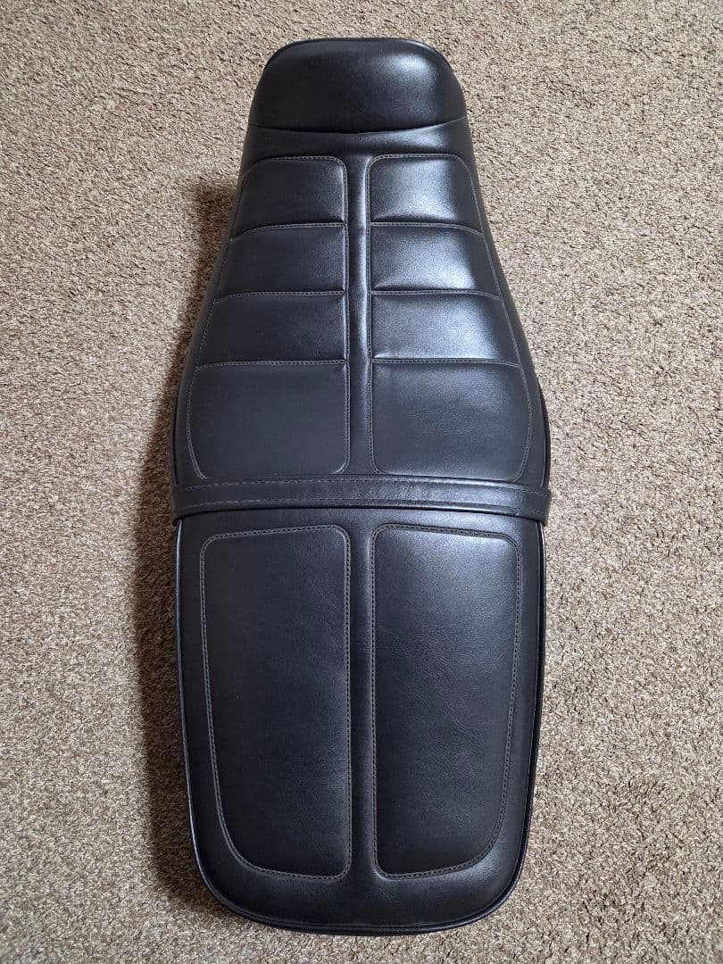 ゼファーχファイナルエディション 純正シート　シート　　美品