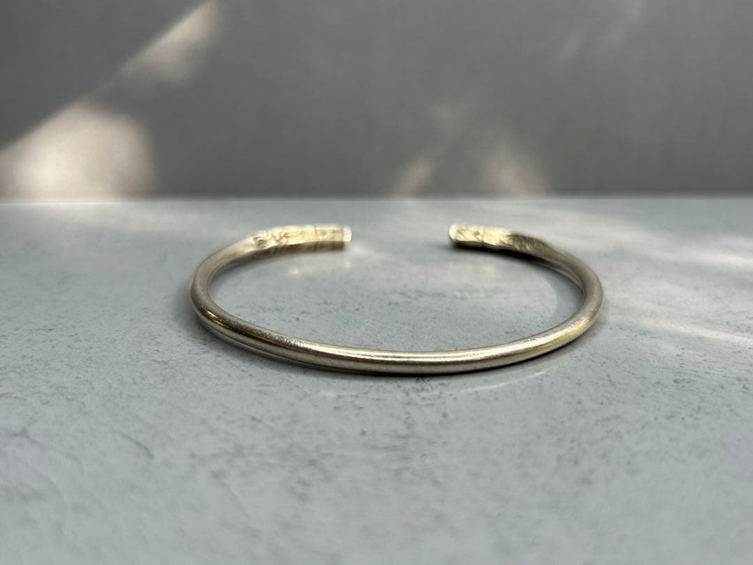 新品未使用　カレンシルバー　バングル　1018