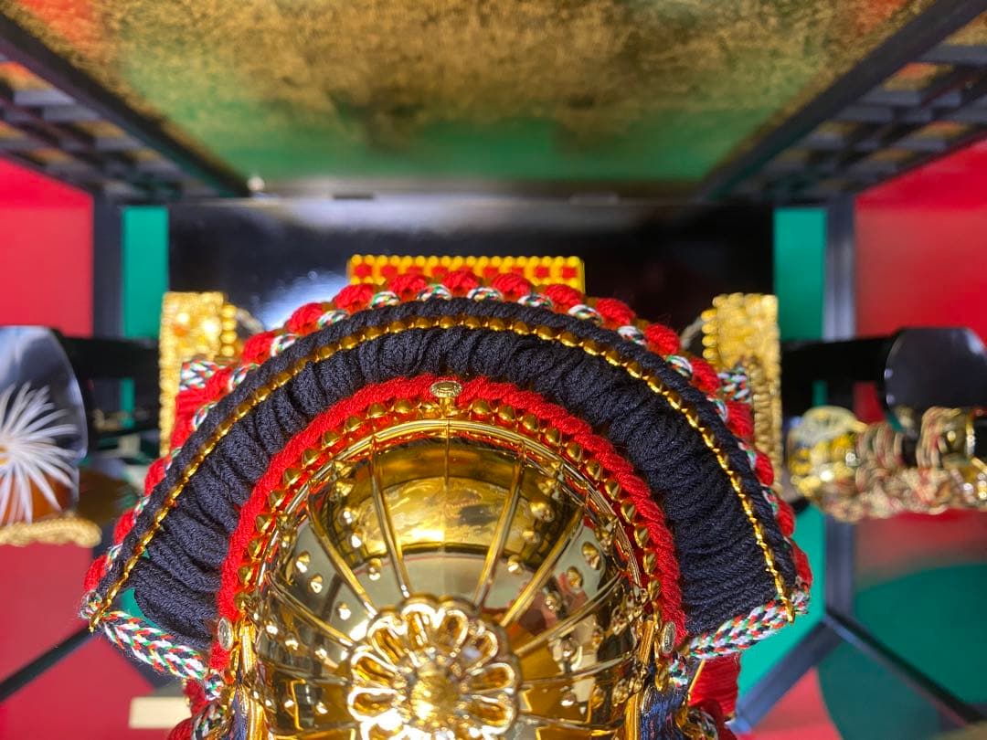 東京久月　五月人形　家紋付き大鎧飾り　オルゴール付き六角アクリルケース入