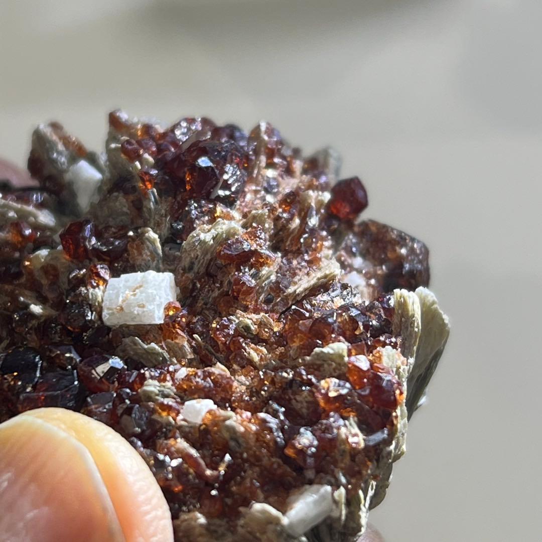 ガーネット 2点セット　1x 母岩付き クラスタ