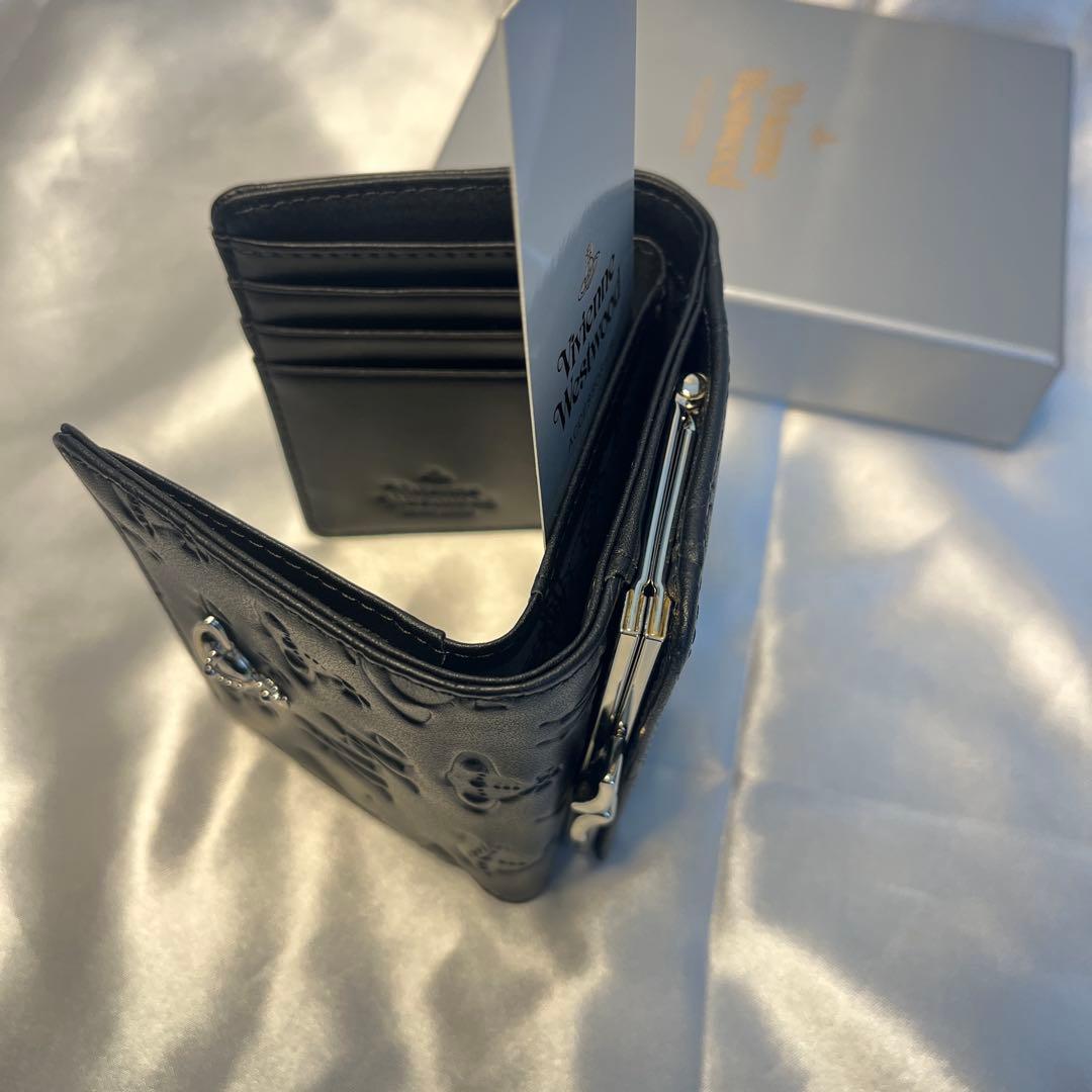 新品 Vivienne Westwood 黒ヴィヴィアン柄 三つ折り財布 大人気