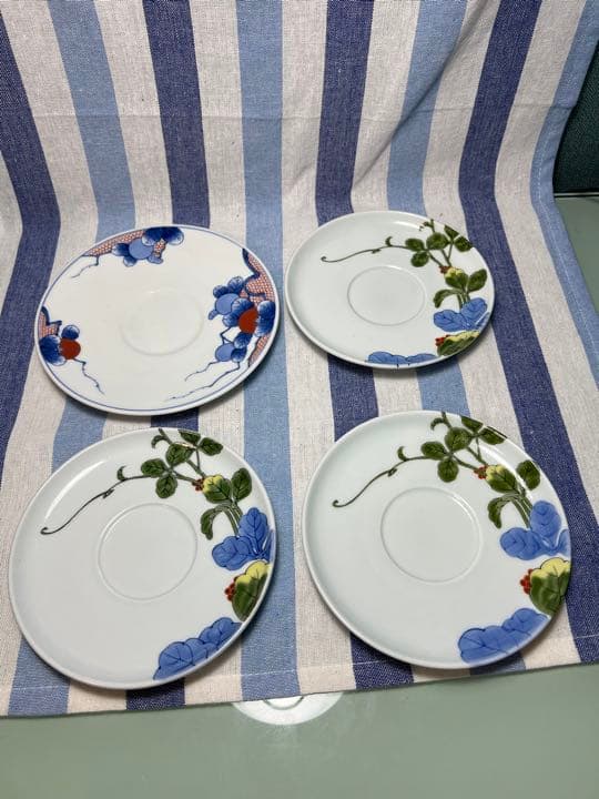 739 有田焼 賞美堂 其泉　染錦 木の実　柿紋　ソーサー　茶托　4 客　未使用