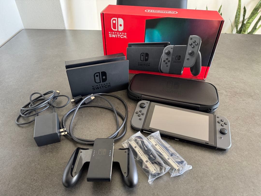 Nintendo Switch 本体　グレー