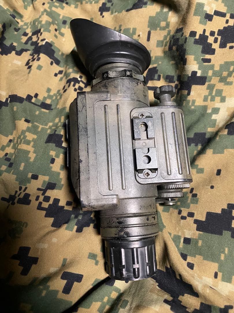 ARMASIGHT SPARK CORE 実物　ナイトビジョン