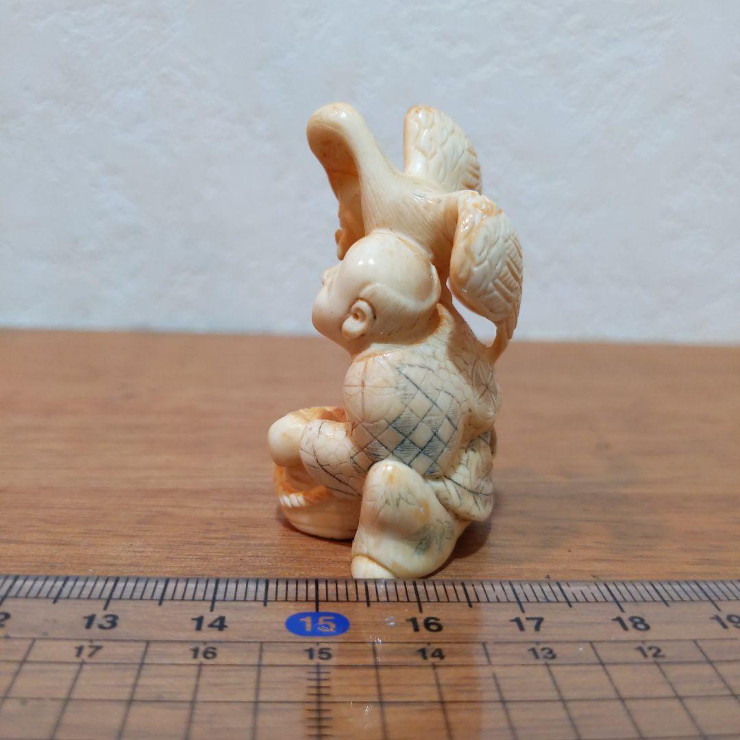 時代提げ物 人物根付 天然素材 在銘【鵜匠と鵜①】高さ約4.8cm 重さ約22ｇ