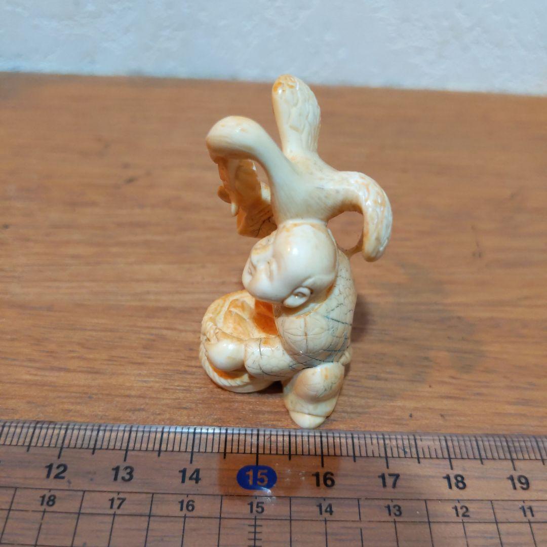 時代提げ物 人物根付 天然素材 在銘【鵜匠と鵜①】高さ約4.8cm 重さ約22ｇ