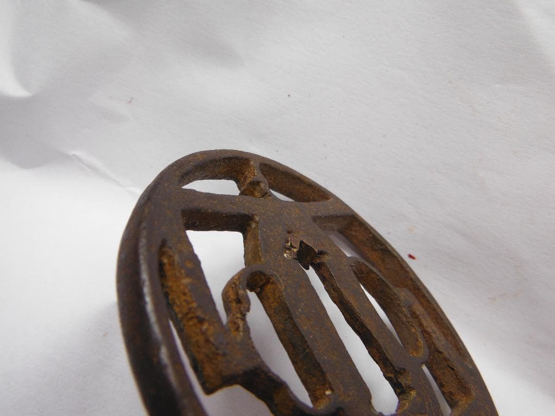 刀装具・ 鍔(つば) 装飾的デザイン