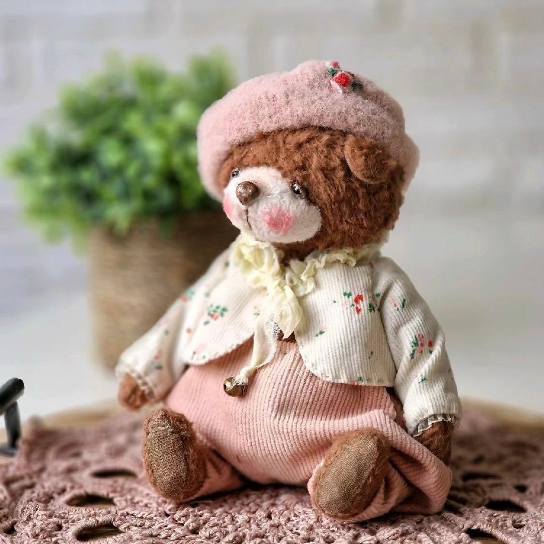 かわいい帽子のくまちゃん アーティストベア 海外作家様 ハンドメイド テディベア