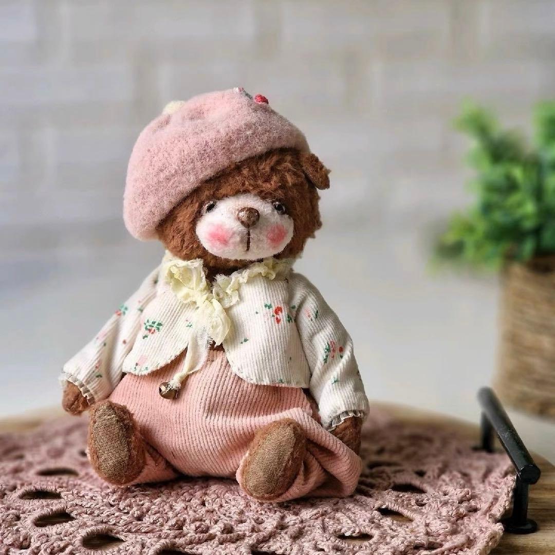 かわいい帽子のくまちゃん アーティストベア 海外作家様 ハンドメイド テディベア