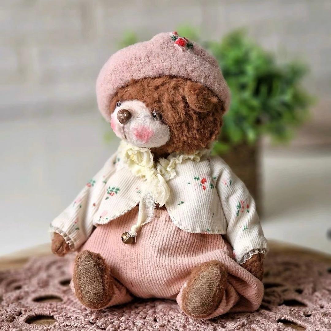 かわいい帽子のくまちゃん アーティストベア 海外作家様 ハンドメイド テディベア