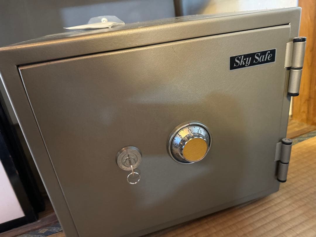 Sky Safe スカイセーフ 中型金庫 ダイヤルロック付き 耐火金庫