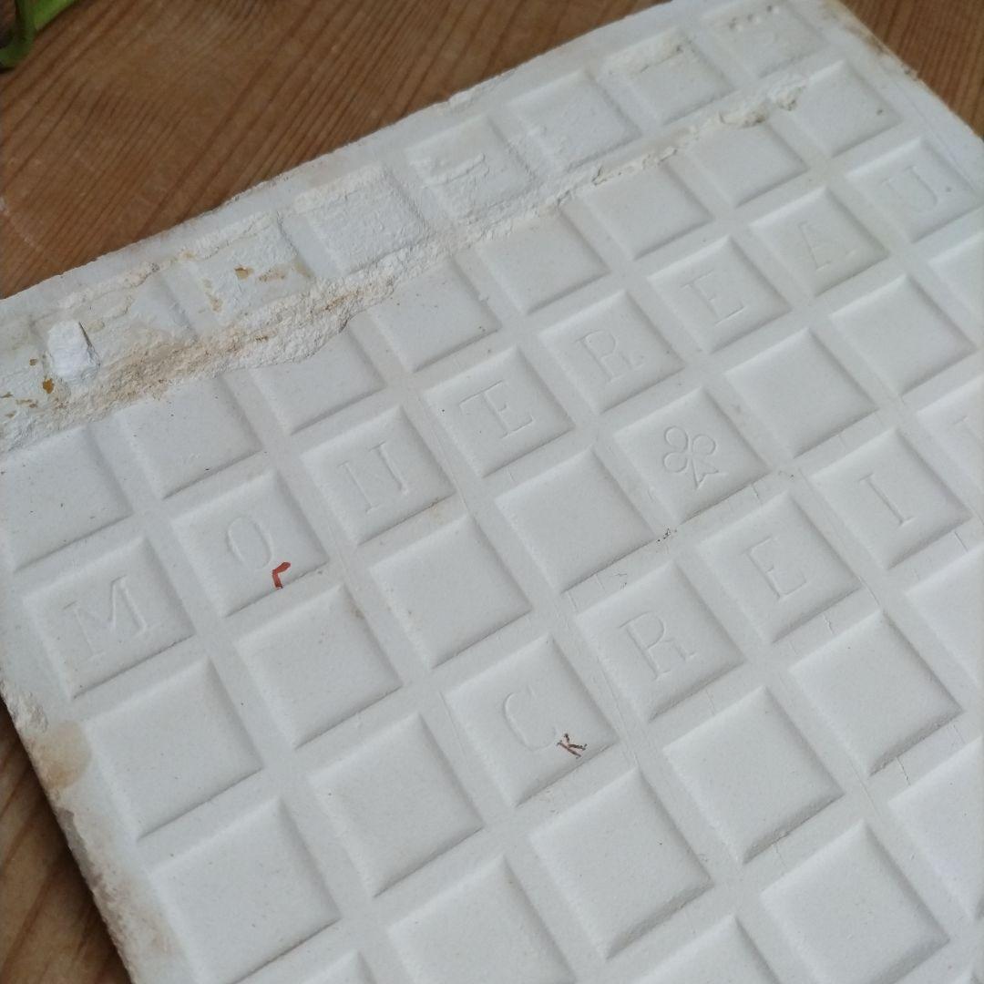 フランスアンティーク　タイル　クレイユエモントロー　小鳥　トリペット