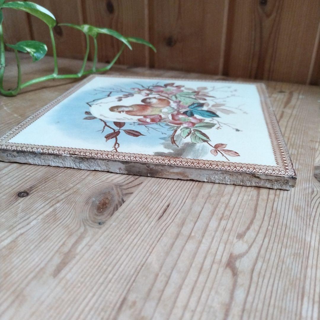 フランスアンティーク　タイル　クレイユエモントロー　小鳥　トリペット