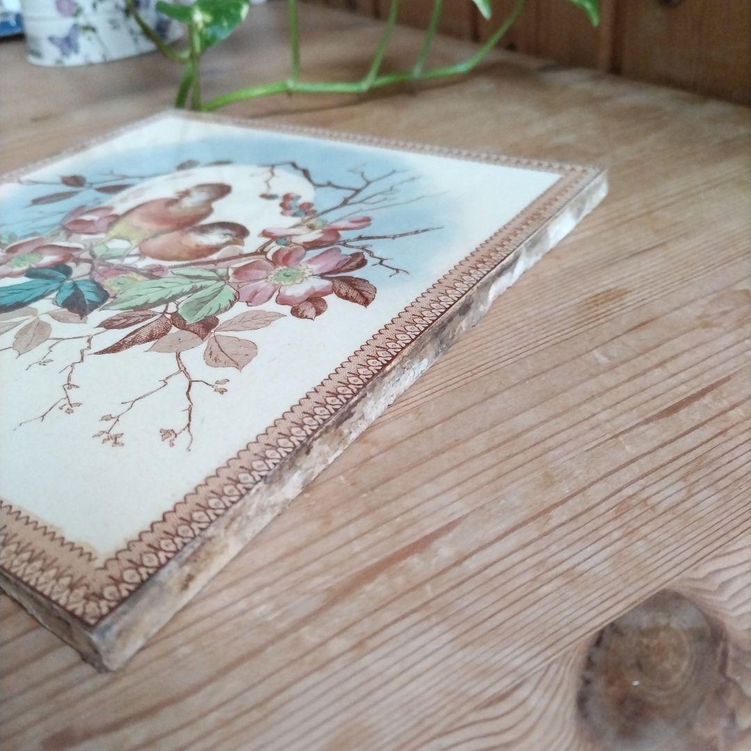 フランスアンティーク　タイル　クレイユエモントロー　小鳥　トリペット