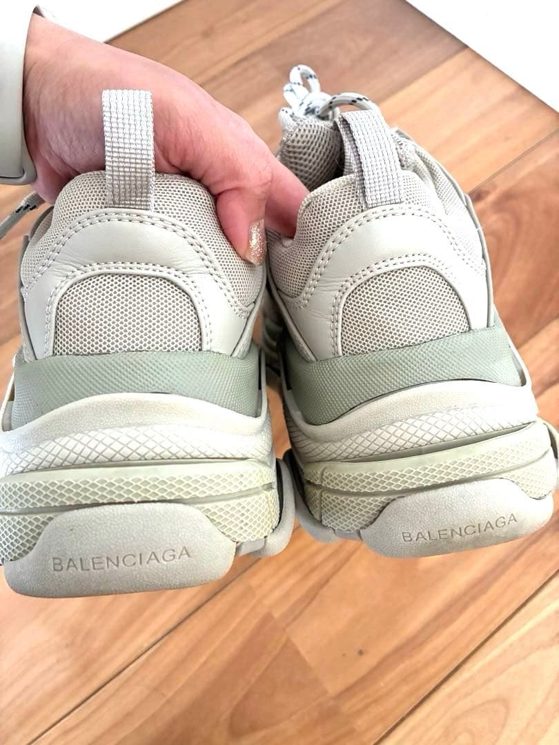 美品✴︎BALENCIAGA✴︎ベージュ スニーカー 38 Triple S 厚底
