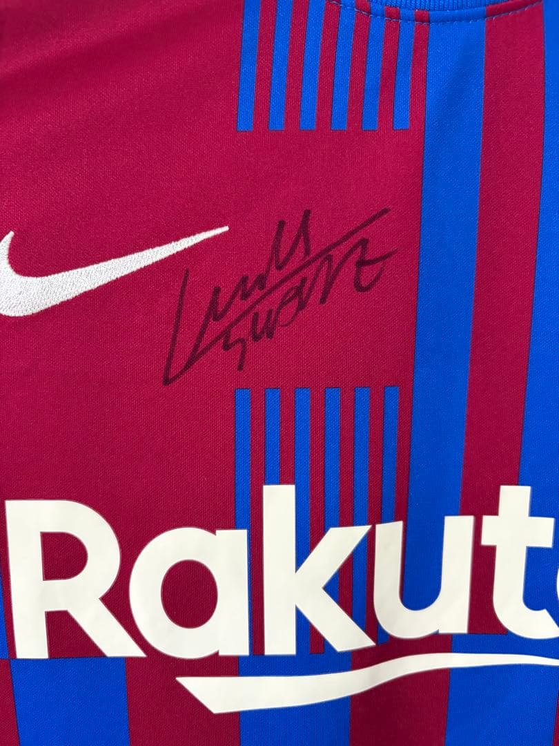 ルイススアレス直筆サイン入り　バルセロナ　ユニフォーム　正規品