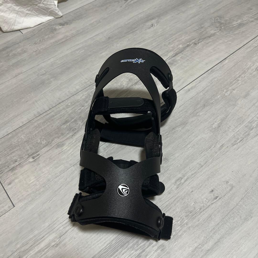 左足　ニーブレース　膝　前十字靭帯　x2k compacr breg 　補装具