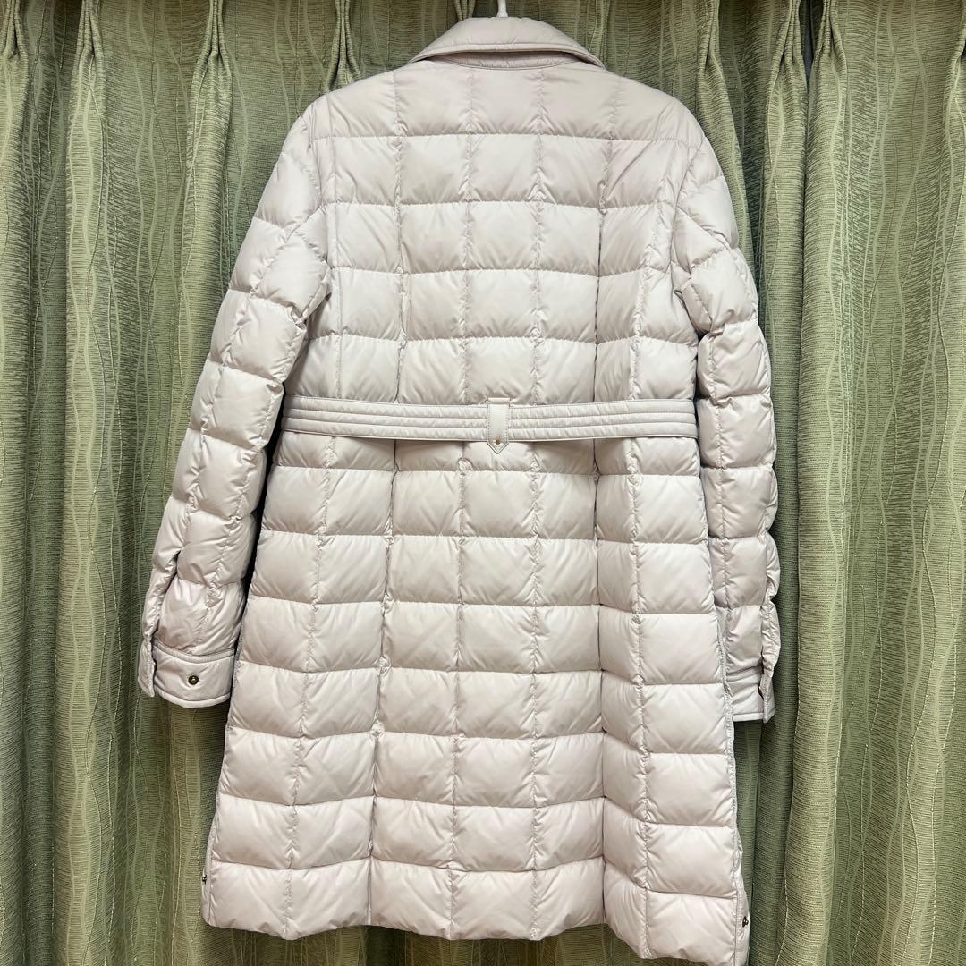 モデリカ ベルト付きダウンジャケット