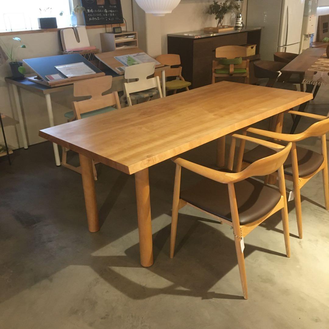 天然耳付きダイニングテーブル　さくら材