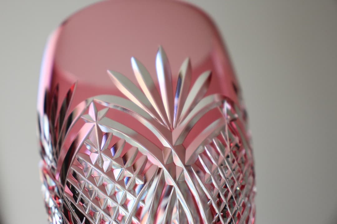 カガミクリスタル　ペア　ビアグラス　赤・青　江戸切子　笹っ葉に魚子紋