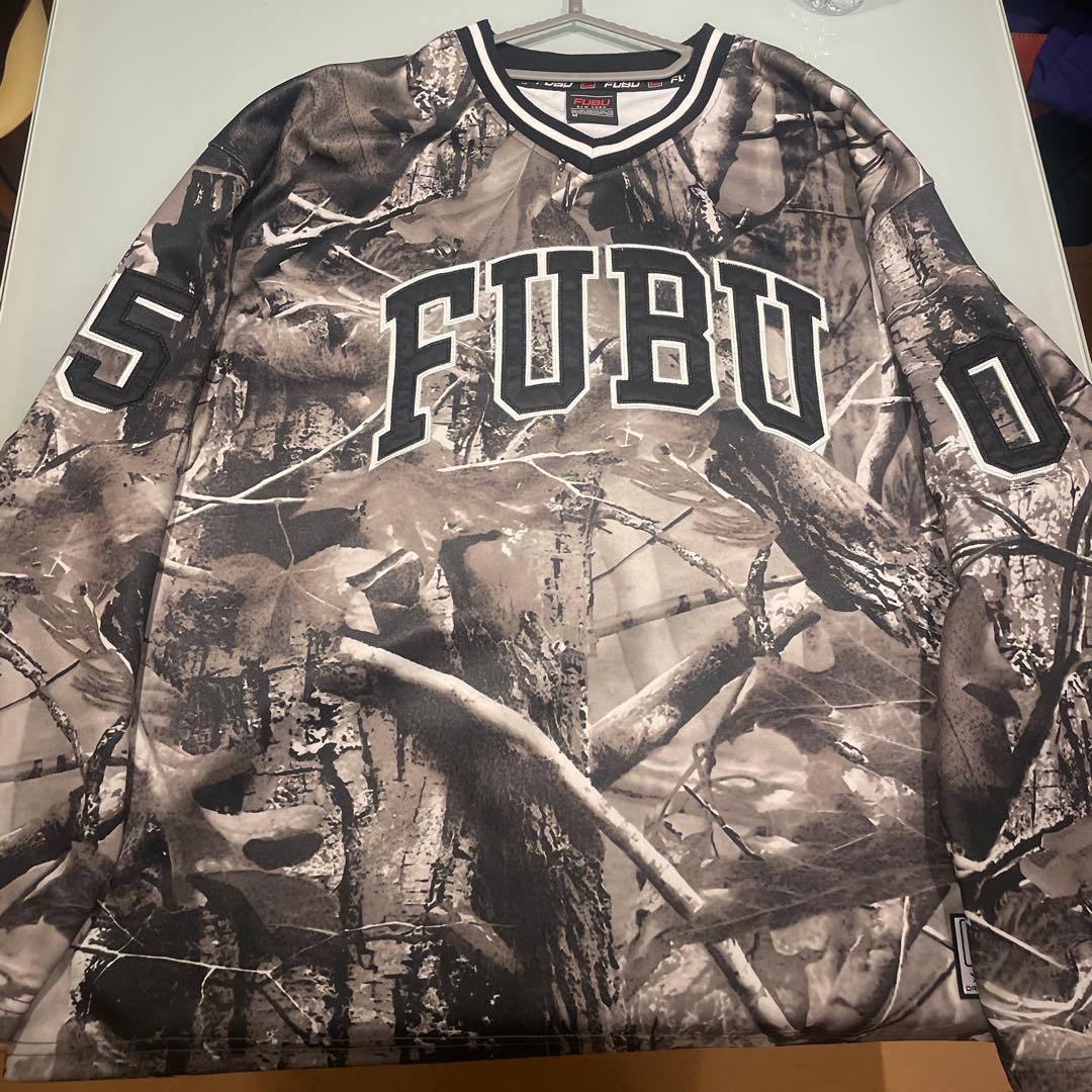 FUBU フブ リアルツリーゲームシャツ