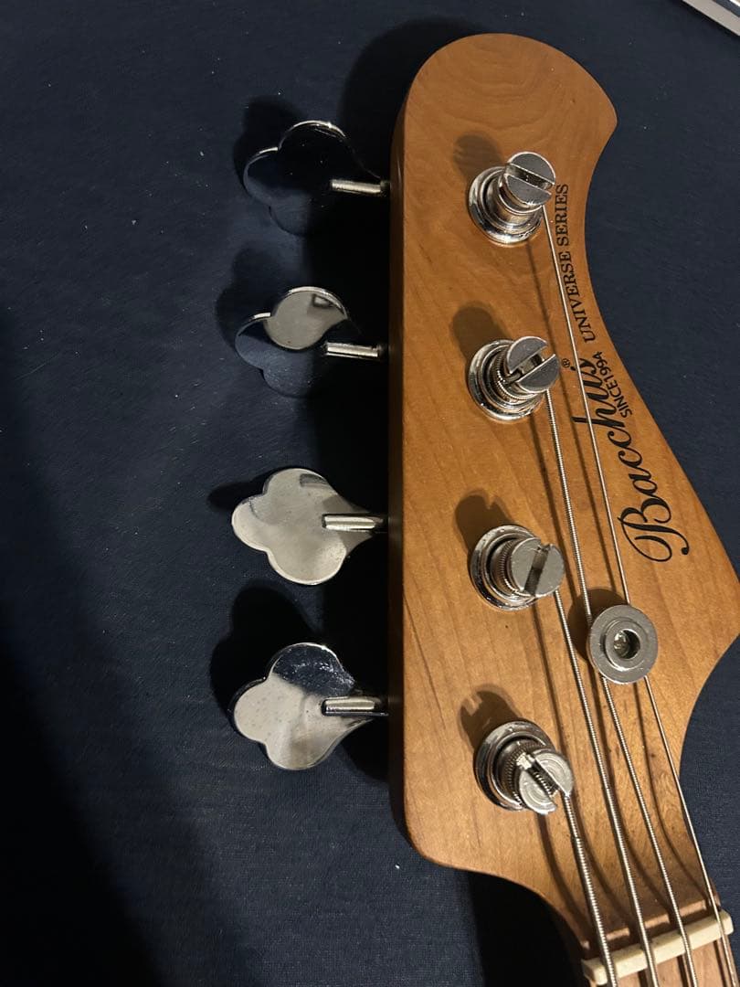 バッカス　BUCCHUS エレクトリックベース ブラック 4弦